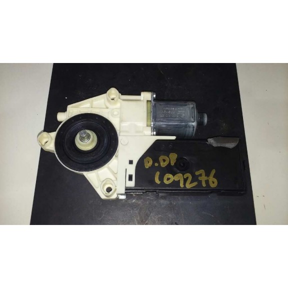 Recambio de motor elevalunas delantero derecho para renault laguna iii referencia OEM IAM 807305631R  