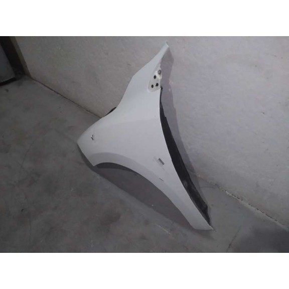 Recambio de aleta delantera izquierda para renault megane iii berlina 5 p emotion referencia OEM IAM  TOCADO LEVE 