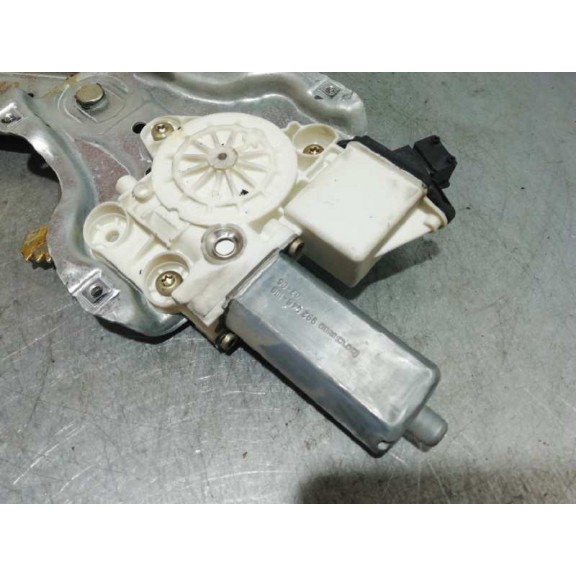 Recambio de elevalunas delantero derecho para toyota corolla (e12) 2.0 d-4d sol berlina referencia OEM IAM 0130822032 6 PIN 5PTA