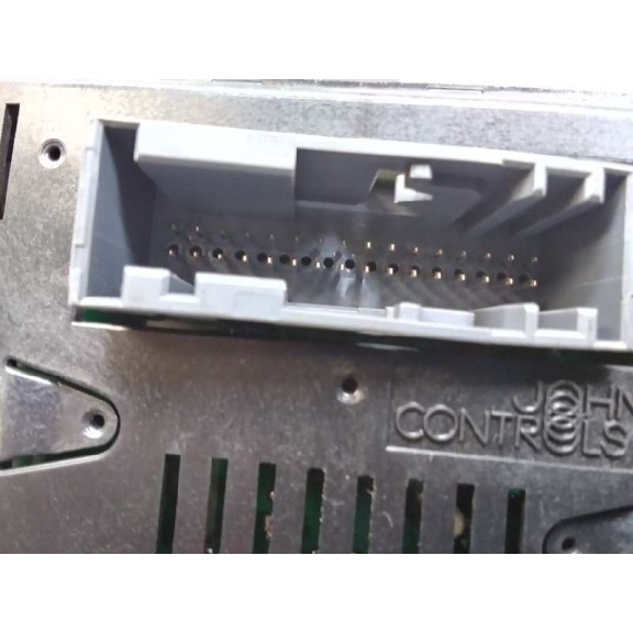 Recambio de display para opel zafira b family referencia OEM IAM 13373981  