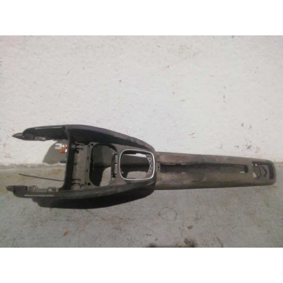 Recambio de consola central para audi a1 sportback (8xf) adrenalin referencia OEM IAM 8X0863240C  