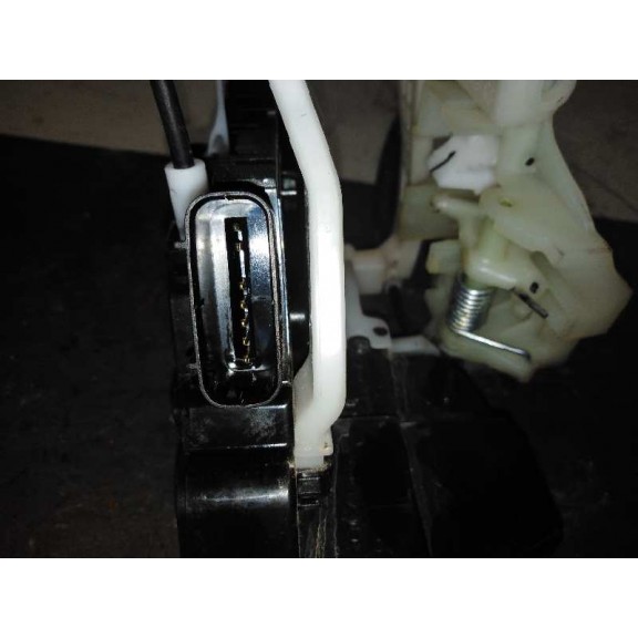 Recambio de cerradura puerta delantera izquierda para kia carens ( ) 1.7 crdi cat referencia OEM IAM 81310A4010  