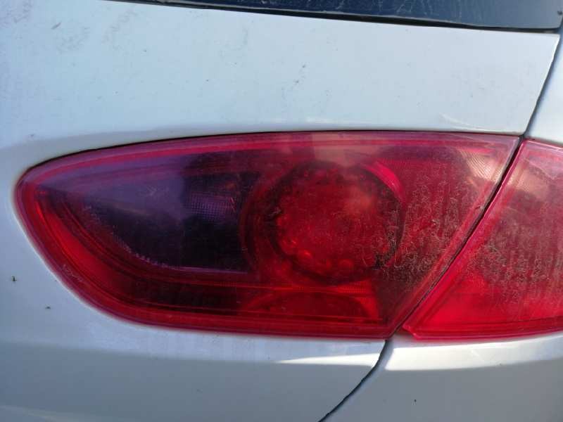 Recambio de piloto trasero derecho interior para seat leon (1p1) reference referencia OEM IAM 1P0945094F SEGUNDA SERIE 