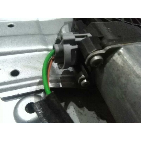 Recambio de elevalunas delantero derecho para renault clio iii tom tom edition referencia OEM IAM 8200291147 ELECTRICO 5P 2 PINS