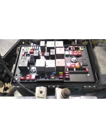 Recambio de caja reles / fusibles para opel astra j lim. cosmo referencia OEM IAM 13318782 1110032AB 