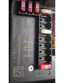 Recambio de caja reles / fusibles para opel astra j lim. cosmo referencia OEM IAM 13318782 1110032AB  2