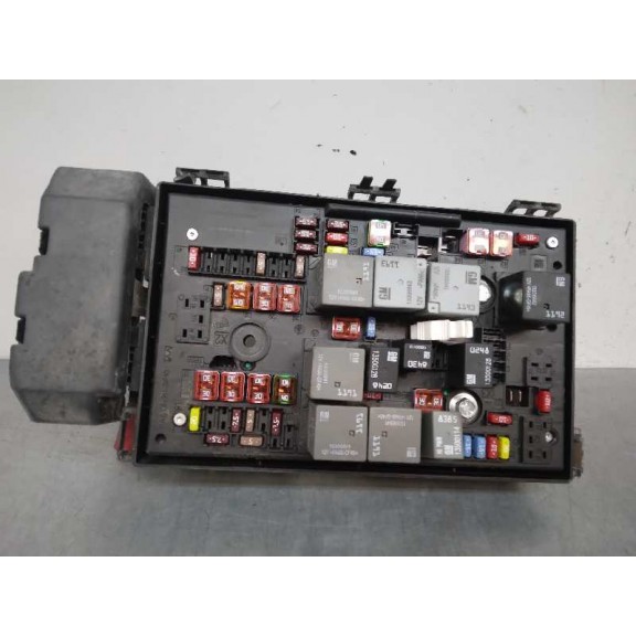 Recambio de caja reles / fusibles para opel astra j lim. cosmo referencia OEM IAM 13318782 1110032AB 