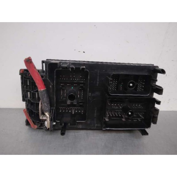 Recambio de caja reles / fusibles para opel astra j lim. cosmo referencia OEM IAM 13318782 1110032AB 