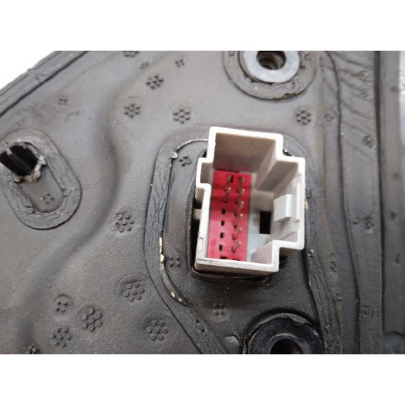 Recambio de retrovisor derecho para ford focus titanium referencia OEM IAM 212836696 ABATIBLE 8 PINES