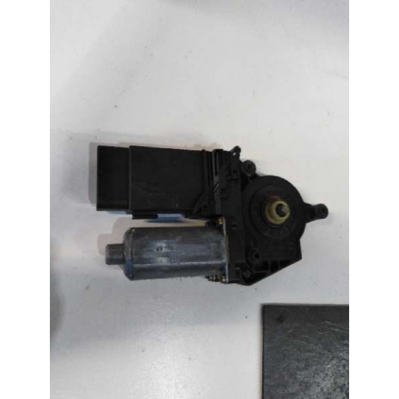 Recambio de motor elevalunas delantero izquierdo para volkswagen passat berlina (3b2) highline referencia OEM IAM 0130821695  
