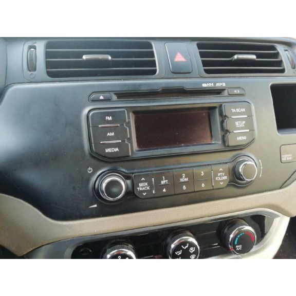 Recambio de sistema audio / radio cd para kia rio basic referencia OEM IAM 961701W700CA  