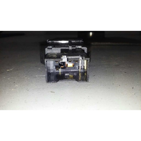 Recambio de warning para volkswagen polo (9n1) match referencia OEM IAM 6Q0953235A  