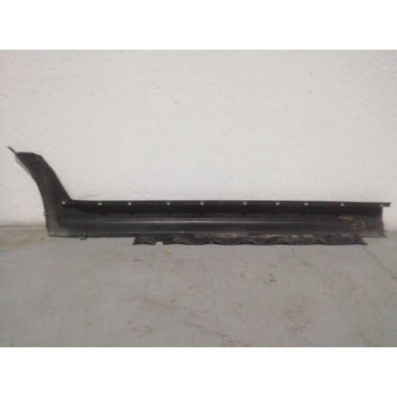 Recambio de faldon lateral para bmw x3 (e83) 2.0d referencia OEM IAM 3330865 NEGRO IZQUIERDO