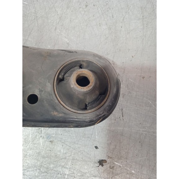 Recambio de brazo suspension inferior delantero izquierdo para toyota auris active referencia OEM IAM 4806902130  