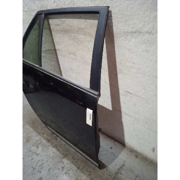 Recambio de puerta trasera derecha para kia carens (un) active referencia OEM IAM   