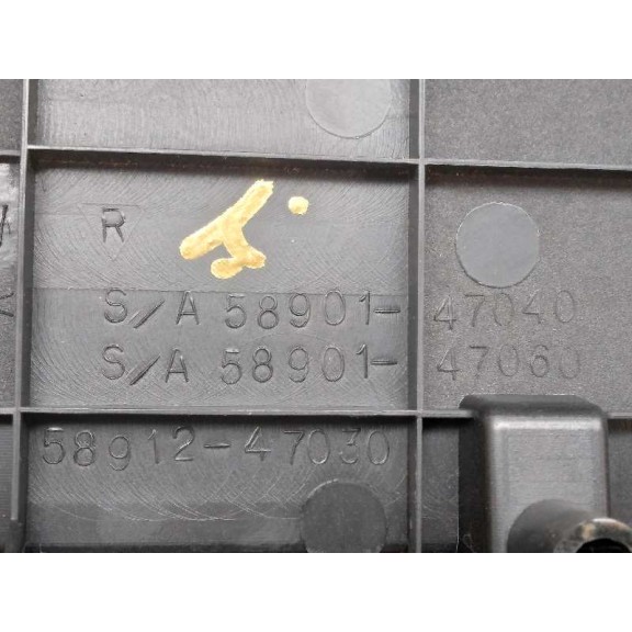 Recambio de apoyabrazos central para toyota prius (nhw20) basis referencia OEM IAM 5891247030  