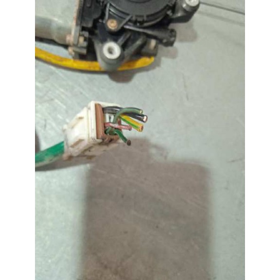 Recambio de elevalunas delantero derecho para mitsubishi space wagon (n80/n90) 2,4 glx referencia OEM IAM MR349204 ELECTRICO 5 P