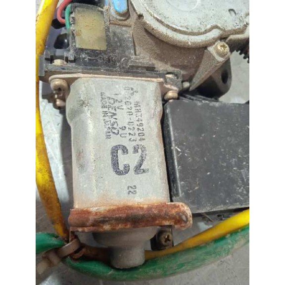Recambio de elevalunas delantero derecho para mitsubishi space wagon (n80/n90) 2,4 glx referencia OEM IAM MR349204 ELECTRICO 5 P