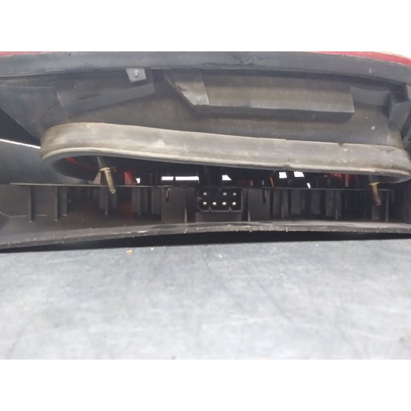 Recambio de piloto trasero derecho para bmw serie 3 compacto (e36) 318tds referencia OEM IAM 63218357870  ROJO--AMBAR