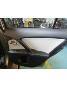Recambio de guarnecido puerta trasera derecha para toyota avensis touring sports advance referencia OEM IAM   
