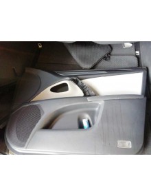 Recambio de guarnecido puerta delantera derecha para toyota avensis touring sports advance referencia OEM IAM   