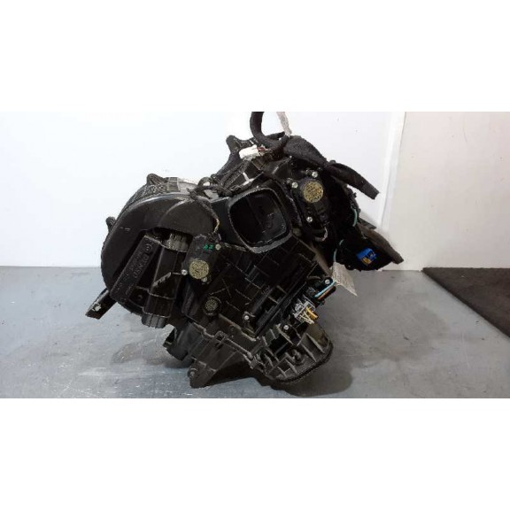 Recambio de evaporador aire acondicionado para renault master kipper doka l3h1 3,5t referencia OEM IAM 271103759RB  