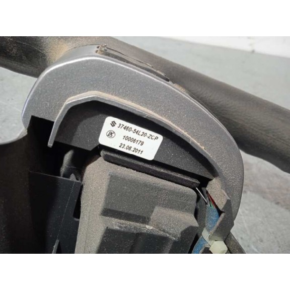 Recambio de volante para suzuki sx4 rw (ey) gl referencia OEM IAM 37460-54L20 3 RADIOS CON MANDOS