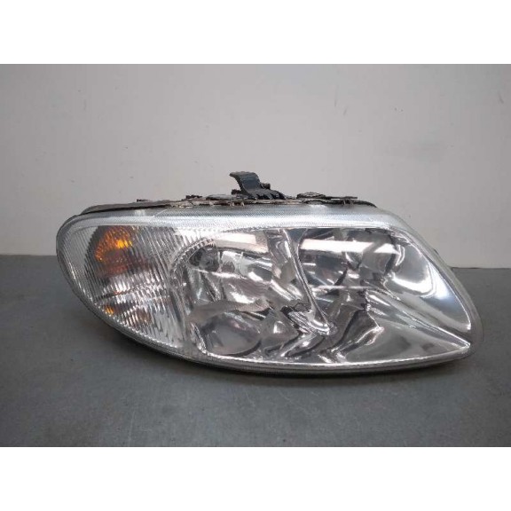 Recambio de faro derecho para chrysler voyager (rg) 3.3 lx referencia OEM IAM 04857702AB PULIDO 