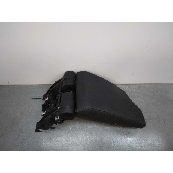 Recambio de apoyabrazos central para bmw serie 1 berlina (e81/e87) 118d referencia OEM IAM 916093502  