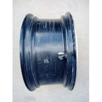 Recambio de llanta para ford focus st-line referencia OEM IAM 8JX18 H2 ET55 X1 18