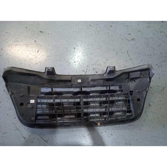Recambio de rejilla delantera para renault master kipper doka l3h1 3,5t referencia OEM IAM 623100256R  