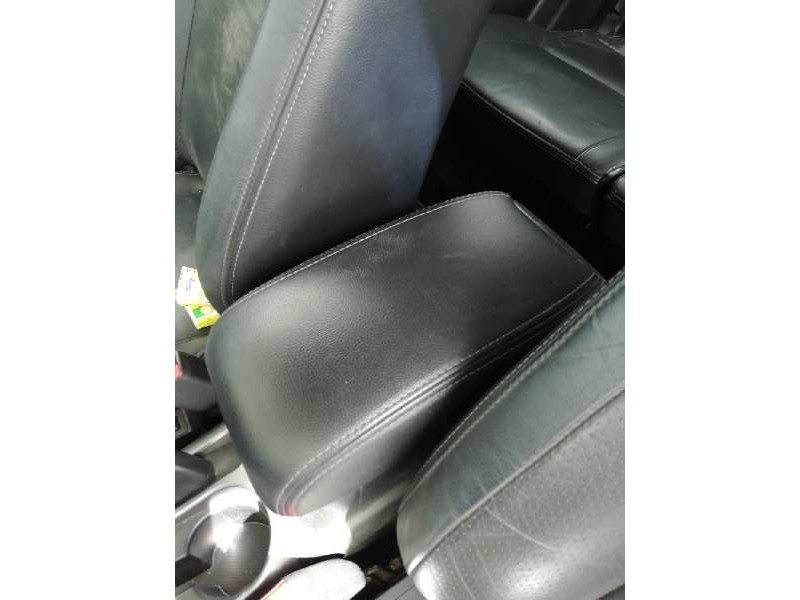 Recambio de apoyabrazos central para citroën c-crosser 2.2 hdi fap cat referencia OEM IAM   