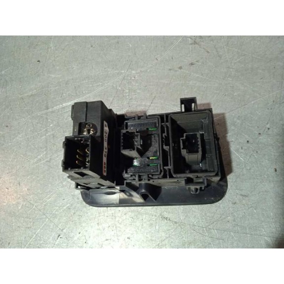 Recambio de interruptor para renault master kipper doka l3h1 3,5t referencia OEM IAM 8200379685  