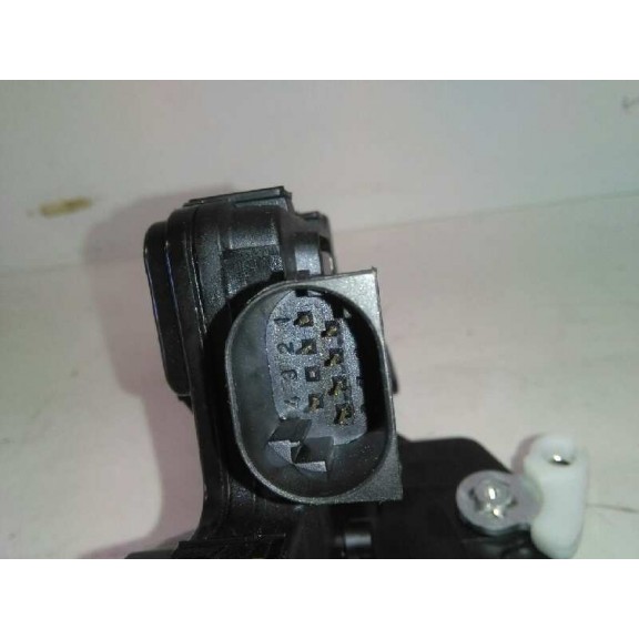 Recambio de cerradura puerta delantera izquierda para bmw serie 3 berlina (e46) referencia OEM IAM 51217011241 NUEVO 7011241 7 P