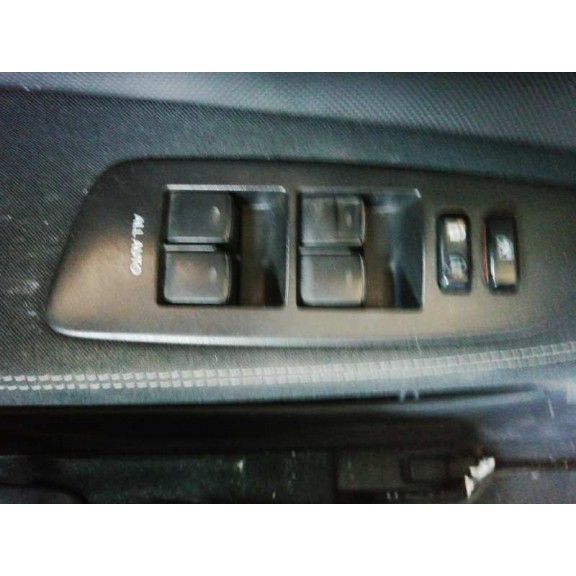 Recambio de mando elevalunas delantero izquierdo para toyota auris hybrid active referencia OEM IAM 8404002120  