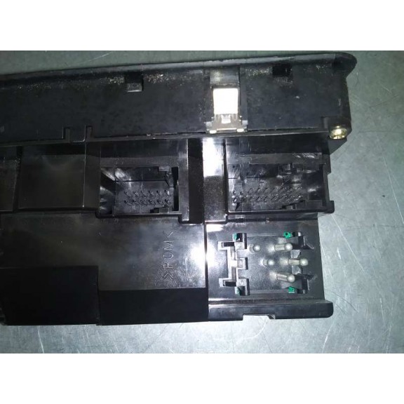 Recambio de mando elevalunas delantero izquierdo para bmw serie 5 touring (e39) 525i referencia OEM IAM 6904306  