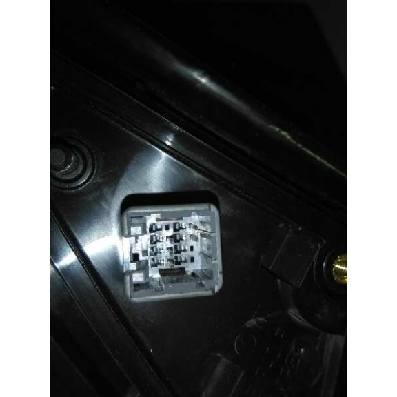 Recambio de retrovisor derecho para kia venga basic referencia OEM IAM  BLANCO RIADA