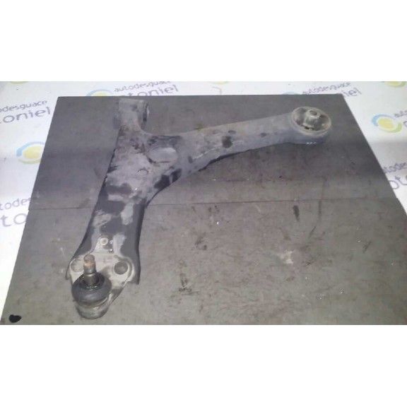 Recambio de brazo suspension inferior delantero izquierdo para toyota avensis berlina (t25) 2.0 16v cat referencia OEM IAM   