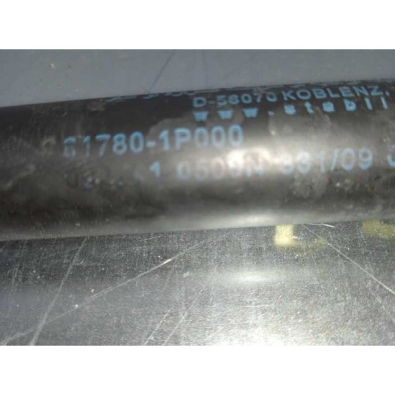 Recambio de amortiguadores maletero / porton para kia venga basic referencia OEM IAM 817701P000 817801P000 500N