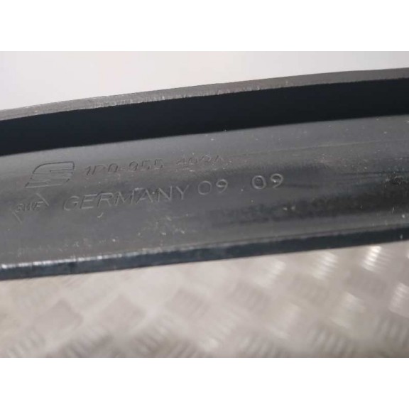 Recambio de brazo limpia delantero izquierdo para seat leon (1p1) style ecomotive referencia OEM IAM 1P0955409AFKZ  