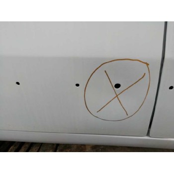 Recambio de puerta lateral corredera derecha para fiat fiorino básico referencia OEM IAM  BLANCA CERRADO