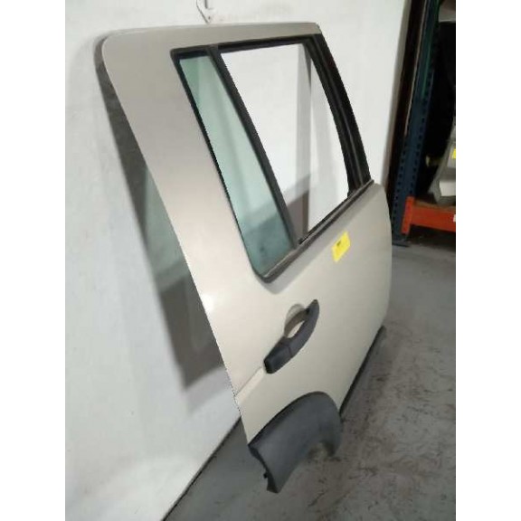 Recambio de puerta trasera derecha para land rover discovery v6 td s referencia OEM IAM BFA780180 SIN ACCESORIOS 