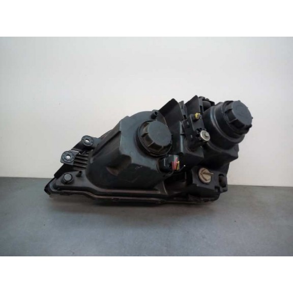 Recambio de faro derecho para kia sorento 2.5 crdi active referencia OEM IAM  2 SERIE 