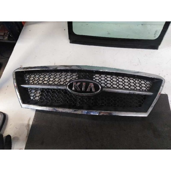 Recambio de rejilla delantera para kia sorento 2.5 crdi concept referencia OEM IAM 863503E020  