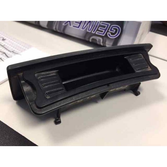 Recambio de cenicero para bmw serie 3 berlina (e90) 320d referencia OEM IAM  TRASERO 81334
