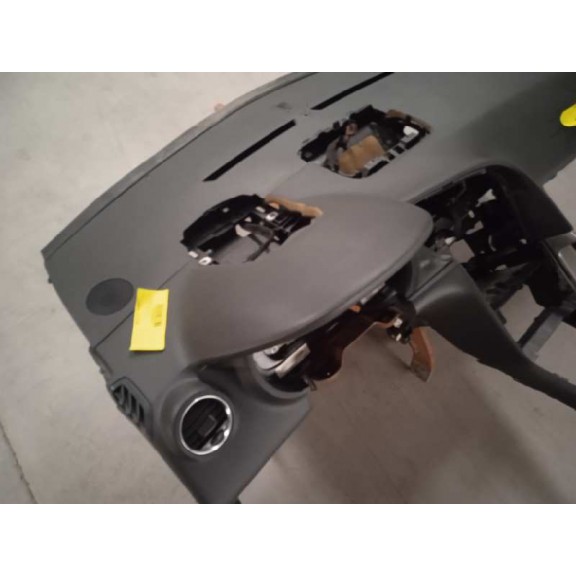 Recambio de salpicadero para peugeot 3008 confort referencia OEM IAM 9685481677  