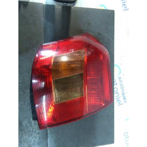 Recambio de piloto trasero derecho para toyota corolla (e12) 1.6 linea luna berlina referencia OEM IAM   1ª SERIE