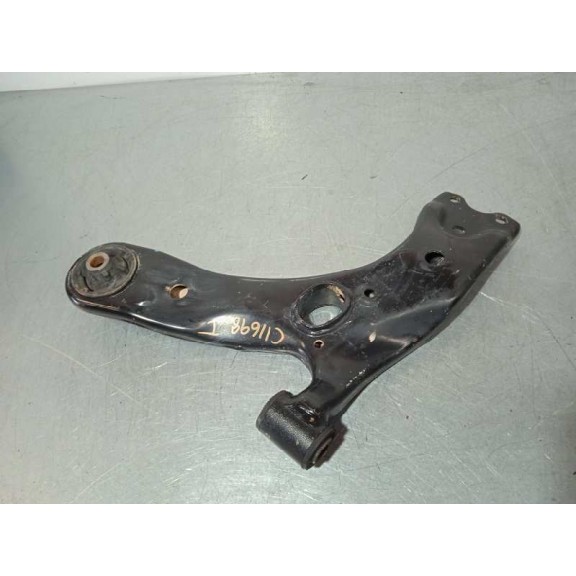 Recambio de brazo suspension inferior delantero izquierdo para toyota auris hybrid active referencia OEM IAM SR  