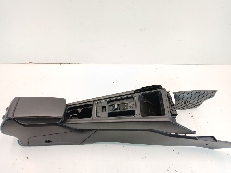 Recambio de apoyabrazos central para cupra formentor (km7) 1.4 e-hybrid referencia OEM IAM 5FB863045  