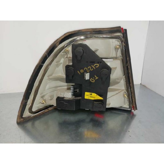 Recambio de piloto trasero derecho para opel vectra b berlina básico (1999) referencia OEM IAM 09119528  